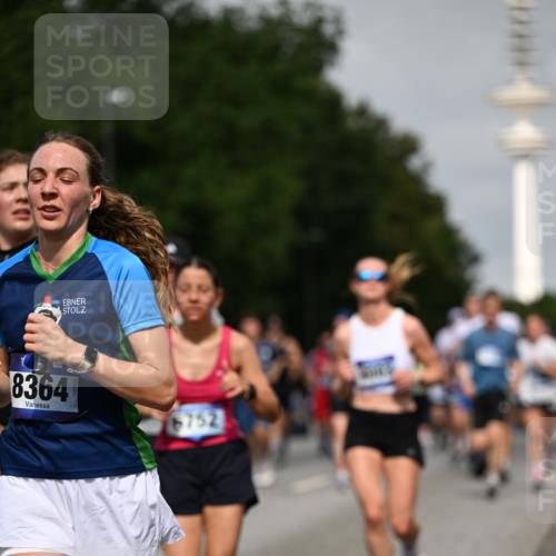 29.06.2025 - hella hamburg halbmarathon Dr. Thomas Lammeyer http://msf.ph/oto/8150989 29.06.2025 10:06:54 Kennedybrücke 1414, 2142, 2685, 2712, 2780, 2819, 3225, 3919, 5734, 6166, 6208, 6295, 6752, 6815, 6997, 7323, 7869, 7888, 8003, 8364, 8481, 8483, 8624, 8662, 9006, 10128, 10295, 10539, 11191, 11250 meine-sportfotos.de