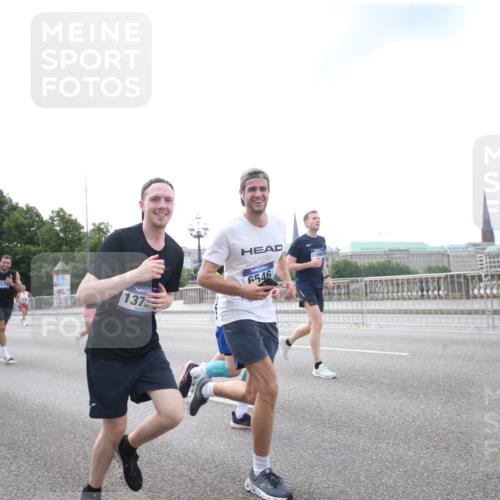 29.06.2025 - hella hamburg halbmarathon Jannik Wohlers http://msf.ph/oto/8150995 29.06.2025 10:31:10 Lombardsbrücke 1235, 1844, 1879, 3396, 3397, 3424, 3571, 3681, 4953, 5165, 5846, 5965, 6078, 6546, 6573, 6640, 7772, 8806, 9104, 9183, 9812, 9882, 9883, 10240, 10421, 10435, 10586, 11178, 11587, 12381, 12758, 13724, 15024, 15222, 15575, 16541, 16978, 17043, 17362, 17404, 17517, 17706, 17989, 18507, 18613, 18672, 18883, 18943, 19068, 19233 meine-sportfotos.de