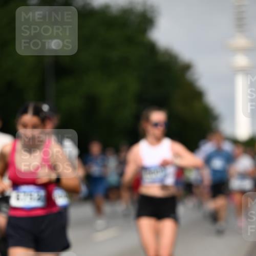 29.06.2025 - hella hamburg halbmarathon Dr. Thomas Lammeyer http://msf.ph/oto/8151012 29.06.2025 10:06:55 Kennedybrücke 1414, 2142, 2685, 2712, 2780, 2819, 3225, 3919, 5734, 6166, 6208, 6295, 6752, 6815, 6997, 7323, 7869, 7888, 8003, 8364, 8481, 8483, 8624, 8662, 9006, 10128, 10295, 10539, 11191, 11250 meine-sportfotos.de