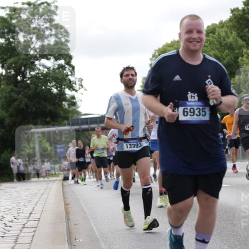 29.06.2025 - hella hamburg halbmarathon Jannik Wohlers http://msf.ph/oto/8151031 29.06.2025 10:14:28 Lombardsbrücke 1071, 1379, 1575, 2046, 2140, 2601, 2690, 3025, 3454, 3507, 3509, 3691, 3844, 4641, 5191, 5608, 5800, 5981, 6181, 6248, 6935, 7195, 7439, 8055, 8239, 8275, 8522, 8563, 8755, 8854, 9113, 9173, 9556, 9663, 9709, 9911, 10391, 10589, 10717, 10963, 11611, 11643, 13212, 13366, 13386, 13393, 13673, 13674, 13683, 14015, 14195, 14452, 14497, 14999, 15037, 15038, 15048, 15700, 16208, 16776, 17296, 17453, 17708, 17847, 18015, 18176 meine-sportfotos.de