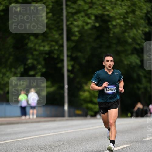 29.06.2025 - hella hamburg halbmarathon Dr. Thomas Lammeyer http://msf.ph/oto/8151034 29.06.2025 09:38:45 Kennedybrücke 28, 42 meine-sportfotos.de