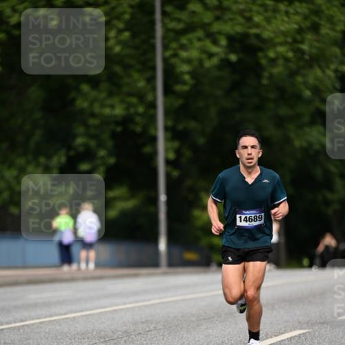 29.06.2025 - hella hamburg halbmarathon Dr. Thomas Lammeyer http://msf.ph/oto/8151038 29.06.2025 09:38:45 Kennedybrücke 28, 42 meine-sportfotos.de