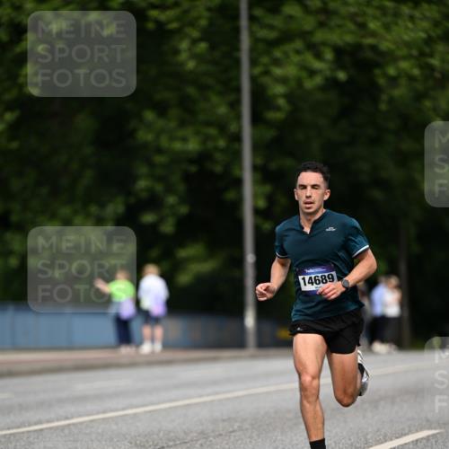 29.06.2025 - hella hamburg halbmarathon Dr. Thomas Lammeyer http://msf.ph/oto/8151048 29.06.2025 09:38:46 Kennedybrücke 28, 42 meine-sportfotos.de
