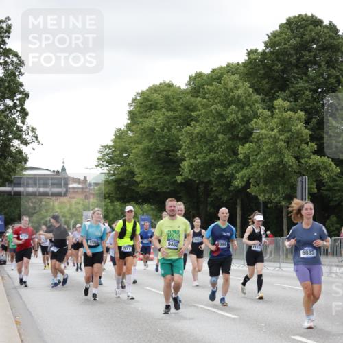 29.06.2025 - hella hamburg halbmarathon Jannik Wohlers http://msf.ph/oto/8151052 29.06.2025 10:51:13 Lombardsbrücke 1997, 2308, 2484, 2485, 2593, 2736, 2778, 3240, 3991, 4748, 4808, 4878, 5291, 5394, 5716, 5717, 6007, 6091, 6885, 6945, 6947, 6954, 7769, 7841, 7871, 7992, 8125, 8399, 9340, 9462, 9582, 9583, 10496, 10521, 10830, 11268, 11875, 11913, 12766, 13151, 13152, 13598, 13710, 13769, 15092, 15776, 16595, 16642, 16807, 17364, 17641 meine-sportfotos.de