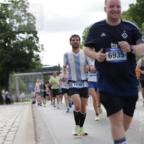 29.06.2025 - hella hamburg halbmarathon Jannik Wohlers http://msf.ph/oto/8151058 29.06.2025 10:14:29 Lombardsbrücke 1071, 1379, 1575, 2046, 2140, 2601, 2690, 3025, 3454, 3507, 3509, 3691, 3844, 4641, 5608, 5800, 5981, 6181, 6248, 6935, 7195, 7439, 8055, 8239, 8275, 8522, 8563, 8755, 8854, 9113, 9173, 9556, 9663, 9709, 9911, 10391, 10589, 10717, 10963, 11271, 11611, 11643, 13212, 13366, 13386, 13393, 13673, 13674, 13683, 14015, 14195, 14452, 14497, 14999, 15037, 15038, 15700, 16208, 16419, 16776, 17296, 17453, 17708, 17847, 18015, 18176 meine-sportfotos.de