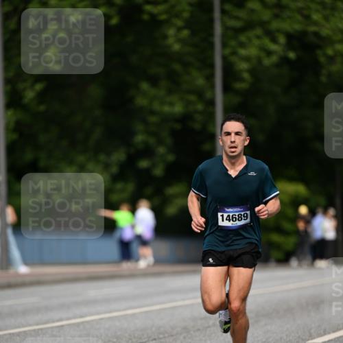 29.06.2025 - hella hamburg halbmarathon Dr. Thomas Lammeyer http://msf.ph/oto/8151059 29.06.2025 09:38:46 Kennedybrücke 28, 42 meine-sportfotos.de
