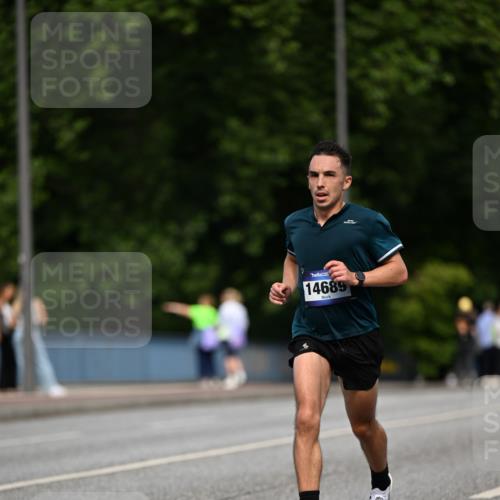 29.06.2025 - hella hamburg halbmarathon Dr. Thomas Lammeyer http://msf.ph/oto/8151065 29.06.2025 09:38:46 Kennedybrücke 28, 42 meine-sportfotos.de