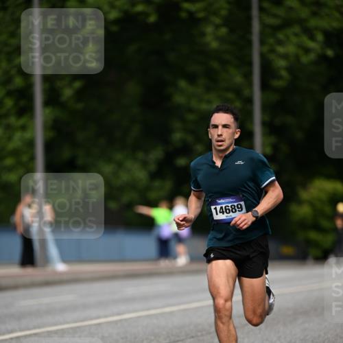 29.06.2025 - hella hamburg halbmarathon Dr. Thomas Lammeyer http://msf.ph/oto/8151069 29.06.2025 09:38:46 Kennedybrücke 28, 42 meine-sportfotos.de