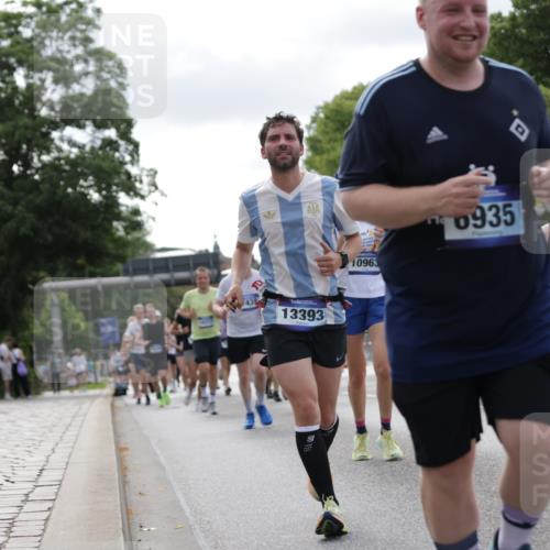 29.06.2025 - hella hamburg halbmarathon Jannik Wohlers http://msf.ph/oto/8151073 29.06.2025 10:14:29 Lombardsbrücke 1071, 1379, 1575, 2046, 2140, 2601, 2690, 3025, 3454, 3507, 3509, 3691, 3844, 4641, 5608, 5800, 5981, 6181, 6248, 6935, 7195, 7439, 8055, 8239, 8275, 8522, 8563, 8755, 8854, 9113, 9173, 9556, 9663, 9709, 9911, 10391, 10589, 10717, 10963, 11271, 11611, 11643, 13212, 13366, 13386, 13393, 13673, 13674, 13683, 14015, 14195, 14452, 14497, 14999, 15037, 15038, 15700, 16208, 16419, 16776, 17296, 17453, 17708, 17847, 18015, 18176 meine-sportfotos.de
