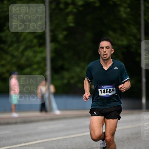 29.06.2025 - hella hamburg halbmarathon Dr. Thomas Lammeyer http://msf.ph/oto/8151092 29.06.2025 09:38:47 Kennedybrücke 28, 42 meine-sportfotos.de