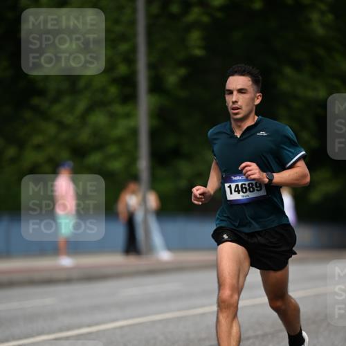 29.06.2025 - hella hamburg halbmarathon Dr. Thomas Lammeyer http://msf.ph/oto/8151097 29.06.2025 09:38:47 Kennedybrücke 28, 42 meine-sportfotos.de