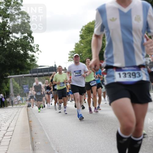 29.06.2025 - hella hamburg halbmarathon Jannik Wohlers http://msf.ph/oto/8151099 29.06.2025 10:14:30 Lombardsbrücke 1071, 1379, 1575, 2046, 2140, 2601, 2690, 3025, 3454, 3507, 3509, 3691, 3844, 4641, 5608, 5800, 5981, 6181, 6248, 6935, 7195, 7439, 8055, 8239, 8275, 8522, 8563, 8755, 8854, 9113, 9173, 9556, 9709, 9911, 10391, 10589, 10717, 10963, 11271, 11611, 11643, 12634, 13212, 13366, 13386, 13393, 13674, 13683, 14015, 14195, 14452, 14497, 14999, 15037, 15038, 15700, 16208, 16419, 17296, 17453, 17708, 17847, 18015, 18176 meine-sportfotos.de
