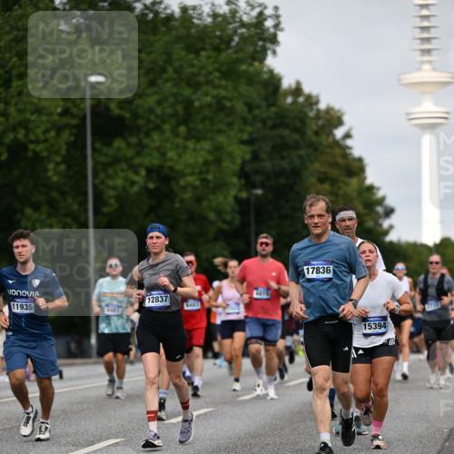 29.06.2025 - hella hamburg halbmarathon Dr. Thomas Lammeyer http://msf.ph/oto/8151137 29.06.2025 10:06:57 Kennedybrücke 1414, 2142, 2685, 2712, 2780, 2819, 3225, 3919, 4204, 5734, 6208, 6295, 6752, 6815, 6997, 7323, 7869, 7888, 8003, 8364, 8481, 8483, 8624, 9006, 10128, 10295, 11191, 11250 meine-sportfotos.de