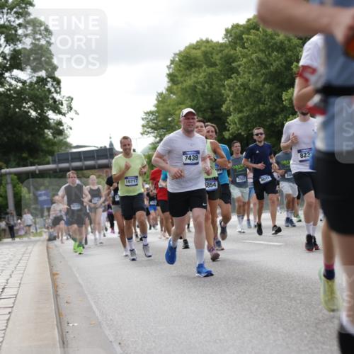 29.06.2025 - hella hamburg halbmarathon Jannik Wohlers http://msf.ph/oto/8151143 29.06.2025 10:14:30 Lombardsbrücke 1071, 1379, 1575, 2046, 2140, 2601, 2690, 3025, 3454, 3507, 3509, 3691, 3844, 4641, 5608, 5800, 5981, 6181, 6248, 6935, 7195, 7439, 8055, 8239, 8275, 8522, 8563, 8755, 8854, 9113, 9173, 9556, 9709, 9911, 10391, 10589, 10717, 10963, 11271, 11611, 11643, 12634, 13212, 13366, 13386, 13393, 13674, 13683, 14015, 14195, 14452, 14497, 14999, 15037, 15038, 15700, 16208, 16419, 17296, 17453, 17708, 17847, 18015, 18176 meine-sportfotos.de