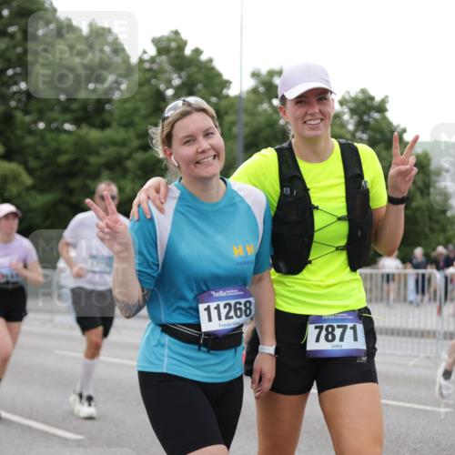 29.06.2025 - hella hamburg halbmarathon Jannik Wohlers http://msf.ph/oto/8151152 29.06.2025 10:51:24 Lombardsbrücke 2593, 3240, 3991, 5291, 5534, 6007, 6604, 6885, 6947, 7682, 8399, 9220, 9340, 9462, 9590, 9594, 9673, 10521, 10533, 10693, 10830, 11101, 11875, 12065, 13151, 13152, 14937, 14959, 15128, 16015, 17364, 17429, 17641, 17902, 18615, 18780, 18975 meine-sportfotos.de
