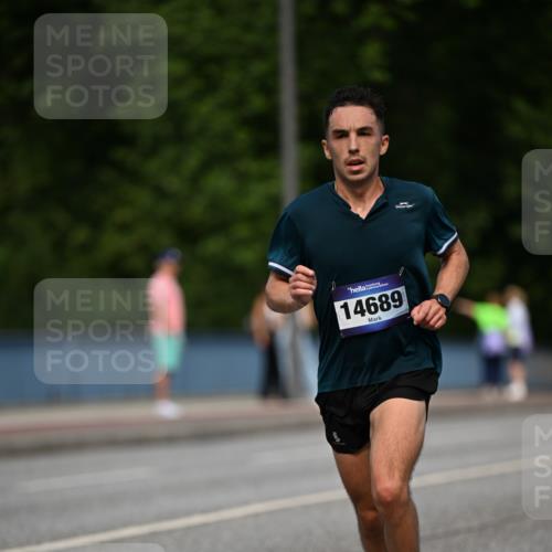 29.06.2025 - hella hamburg halbmarathon Dr. Thomas Lammeyer http://msf.ph/oto/8151164 29.06.2025 09:38:47 Kennedybrücke 28, 42 meine-sportfotos.de