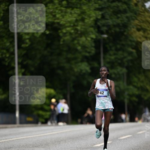 29.06.2025 - hella hamburg halbmarathon Dr. Thomas Lammeyer http://msf.ph/oto/8151174 29.06.2025 09:38:52 Kennedybrücke 28, 42 meine-sportfotos.de