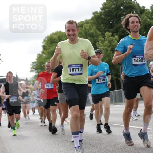 29.06.2025 - hella hamburg halbmarathon Jannik Wohlers http://msf.ph/oto/8151232 29.06.2025 10:14:33 Lombardsbrücke 1071, 1379, 1575, 2046, 2140, 2601, 2690, 3025, 3454, 3507, 3509, 3691, 3844, 4495, 4641, 5608, 5800, 6181, 6248, 6935, 7195, 7439, 7881, 8055, 8239, 8275, 8522, 8563, 8609, 8854, 9113, 9173, 9911, 10391, 10589, 10717, 10963, 11271, 11598, 11611, 11643, 11683, 12634, 13212, 13393, 13683, 14015, 14195, 14452, 14497, 14617, 14999, 15037, 15038, 15700, 16208, 16419, 17708, 17847, 18015, 18176 meine-sportfotos.de