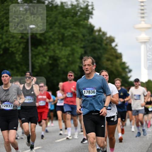 29.06.2025 - hella hamburg halbmarathon Dr. Thomas Lammeyer http://msf.ph/oto/8151240 29.06.2025 10:06:59 Kennedybrücke 1414, 2142, 2685, 2712, 2780, 2819, 3225, 4204, 4665, 5734, 6208, 6295, 6752, 6815, 6997, 7323, 7869, 7888, 8003, 8364, 8481, 8483, 8624, 9006, 10128, 10295, 11191, 11250 meine-sportfotos.de