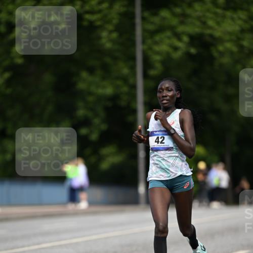 29.06.2025 - hella hamburg halbmarathon Dr. Thomas Lammeyer http://msf.ph/oto/8151245 29.06.2025 09:38:54 Kennedybrücke 42 meine-sportfotos.de