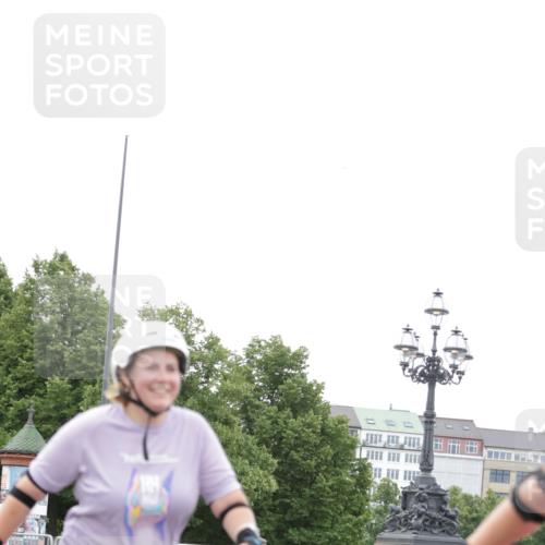 29.06.2025 - hella hamburg halbmarathon Jannik Wohlers http://msf.ph/oto/8151252 29.06.2025 09:18:45 Lombardsbrücke  meine-sportfotos.de