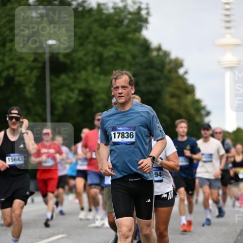 29.06.2025 - hella hamburg halbmarathon Dr. Thomas Lammeyer http://msf.ph/oto/8151281 29.06.2025 10:06:59 Kennedybrücke 1414, 2142, 2685, 2712, 2780, 2819, 3225, 4204, 4665, 5734, 6208, 6295, 6752, 6815, 6997, 7323, 7869, 7888, 8003, 8364, 8481, 8483, 8624, 9006, 10128, 10295, 11191, 11250 meine-sportfotos.de