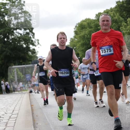 29.06.2025 - hella hamburg halbmarathon Jannik Wohlers http://msf.ph/oto/8151289 29.06.2025 10:14:35 Lombardsbrücke 1071, 1296, 1379, 1575, 1745, 2046, 2140, 2601, 2690, 3025, 3454, 3507, 3509, 3844, 4495, 4641, 5608, 5800, 6181, 6248, 7195, 7439, 7881, 8055, 8237, 8239, 8275, 8522, 8563, 8609, 8854, 9113, 9173, 9911, 9975, 10589, 10717, 10963, 11271, 11598, 11611, 11643, 11683, 12634, 13212, 13393, 13683, 14015, 14195, 14452, 14497, 14617, 14999, 15037, 15038, 15700, 16208, 16419, 17128, 17708, 17847, 18015, 18176 meine-sportfotos.de
