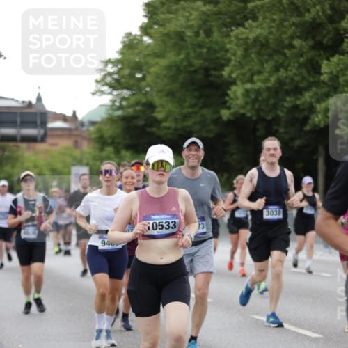 29.06.2025 - hella hamburg halbmarathon Jannik Wohlers http://msf.ph/oto/8151304 29.06.2025 10:51:34 Lombardsbrücke 1418, 1978, 3038, 4087, 4598, 4606, 5062, 5534, 6456, 6604, 7682, 8250, 8251, 8621, 9220, 9460, 9590, 9594, 9673, 9730, 10533, 10673, 10693, 11101, 11375, 12065, 12510, 12969, 13151, 13152, 14720, 14937, 14959, 15128, 16015, 16234, 17253, 17277, 17364, 17429, 17902, 18078, 18615, 18780, 18975 meine-sportfotos.de