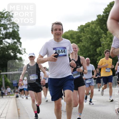 29.06.2025 - hella hamburg halbmarathon Jannik Wohlers http://msf.ph/oto/8151323 29.06.2025 10:14:36 Lombardsbrücke 1071, 1296, 1379, 1575, 1745, 2140, 2281, 2601, 2690, 3025, 3454, 3507, 3509, 3513, 3844, 4495, 4641, 5608, 5800, 6181, 6248, 7195, 7439, 7881, 8237, 8239, 8275, 8522, 8563, 8609, 8854, 9113, 9173, 9911, 9975, 10589, 10717, 10963, 11271, 11598, 11611, 11643, 11683, 12634, 13212, 13393, 13683, 14015, 14195, 14452, 14497, 14617, 14999, 15037, 15038, 15700, 16208, 16419, 17128, 17708, 17847, 18015, 18176 meine-sportfotos.de