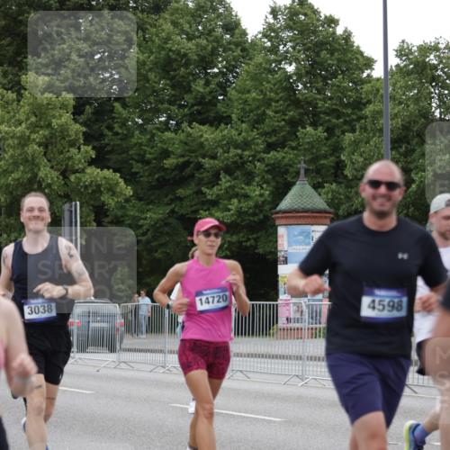 29.06.2025 - hella hamburg halbmarathon Jannik Wohlers http://msf.ph/oto/8151324 29.06.2025 10:51:36 Lombardsbrücke 1418, 1978, 3038, 4087, 4273, 4598, 4606, 5062, 6456, 6604, 7682, 8250, 8251, 8621, 9220, 9460, 9590, 9594, 9673, 9730, 10533, 10673, 11101, 11375, 12065, 12510, 12969, 14720, 14937, 14959, 15128, 16015, 16234, 17253, 17277, 17429, 17902, 18078, 18615, 18780, 18975 meine-sportfotos.de