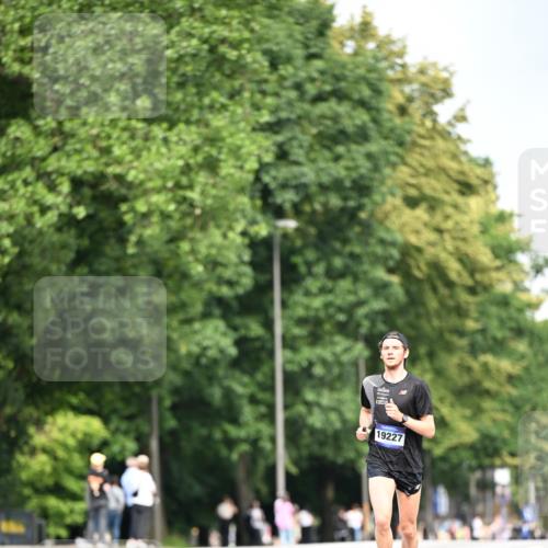 29.06.2025 - hella hamburg halbmarathon Dr. Thomas Lammeyer http://msf.ph/oto/8151330 29.06.2025 09:39:23 Kennedybrücke  meine-sportfotos.de