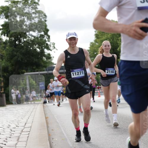 29.06.2025 - hella hamburg halbmarathon Jannik Wohlers http://msf.ph/oto/8151336 29.06.2025 10:14:37 Lombardsbrücke 1071, 1296, 1379, 1575, 1745, 2140, 2281, 2601, 2690, 3025, 3507, 3509, 3513, 3844, 4495, 4641, 5608, 5800, 6181, 6248, 7195, 7439, 7881, 8237, 8239, 8275, 8522, 8563, 8609, 8854, 9113, 9173, 9911, 9975, 10589, 10717, 10963, 11271, 11598, 11611, 11643, 11683, 12634, 13393, 13683, 13881, 14015, 14195, 14452, 14617, 14999, 15037, 15038, 15700, 16208, 16419, 17128, 17708, 17847, 18015, 18176 meine-sportfotos.de