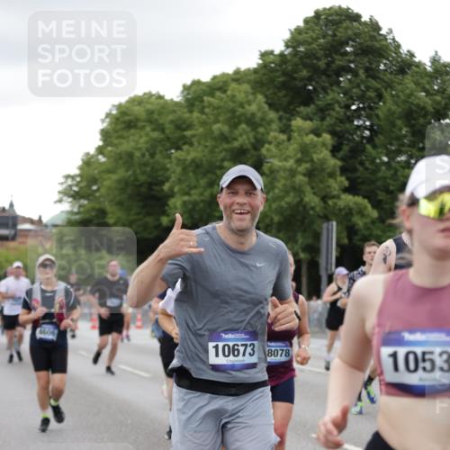 29.06.2025 - hella hamburg halbmarathon Jannik Wohlers http://msf.ph/oto/8151349 29.06.2025 10:51:37 Lombardsbrücke 1418, 1978, 3038, 4087, 4273, 4598, 4606, 5062, 6456, 6604, 6985, 7682, 8250, 8251, 8621, 9220, 9460, 9590, 9594, 9673, 9730, 10533, 10673, 11101, 11375, 12510, 12969, 14235, 14720, 15128, 16015, 16234, 17253, 17277, 17429, 17902, 18078, 18221, 18615, 18780, 18975 meine-sportfotos.de