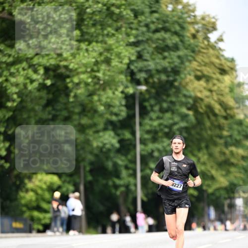 29.06.2025 - hella hamburg halbmarathon Dr. Thomas Lammeyer http://msf.ph/oto/8151350 29.06.2025 09:39:24 Kennedybrücke  meine-sportfotos.de