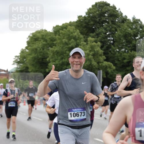29.06.2025 - hella hamburg halbmarathon Jannik Wohlers http://msf.ph/oto/8151357 29.06.2025 10:51:37 Lombardsbrücke 1418, 1978, 3038, 4087, 4273, 4598, 4606, 5062, 6456, 6604, 6985, 7682, 8250, 8251, 8621, 9220, 9460, 9590, 9594, 9673, 9730, 10533, 10673, 11101, 11375, 12510, 12969, 14235, 14720, 15128, 16015, 16234, 17253, 17277, 17429, 17902, 18078, 18221, 18615, 18780, 18975 meine-sportfotos.de