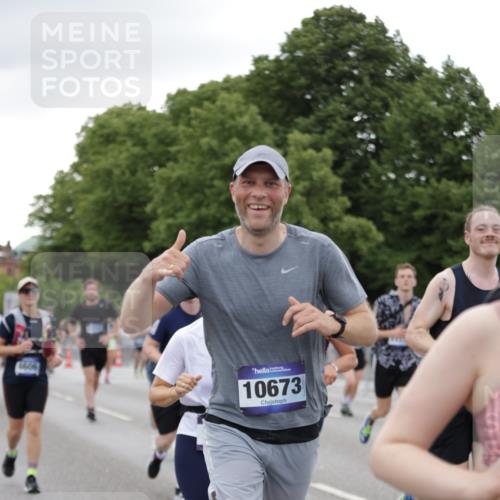 29.06.2025 - hella hamburg halbmarathon Jannik Wohlers http://msf.ph/oto/8151362 29.06.2025 10:51:37 Lombardsbrücke 1418, 1978, 3038, 4087, 4273, 4598, 4606, 5062, 6456, 6604, 6985, 7682, 8250, 8251, 8621, 9220, 9460, 9590, 9594, 9673, 9730, 10533, 10673, 11101, 11375, 12510, 12969, 14235, 14720, 15128, 16015, 16234, 17253, 17277, 17429, 17902, 18078, 18221, 18615, 18780, 18975 meine-sportfotos.de