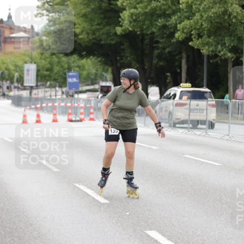29.06.2025 - hella hamburg halbmarathon Jannik Wohlers http://msf.ph/oto/8151367 29.06.2025 09:21:21 Lombardsbrücke  meine-sportfotos.de