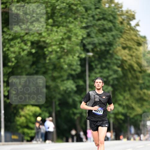 29.06.2025 - hella hamburg halbmarathon Dr. Thomas Lammeyer http://msf.ph/oto/8151371 29.06.2025 09:39:24 Kennedybrücke  meine-sportfotos.de