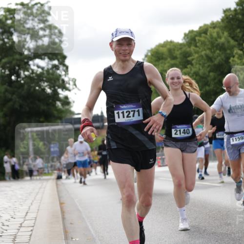 29.06.2025 - hella hamburg halbmarathon Jannik Wohlers http://msf.ph/oto/8151378 29.06.2025 10:14:38 Lombardsbrücke 1071, 1296, 1379, 1575, 1745, 2140, 2281, 2601, 2690, 3025, 3507, 3509, 3513, 3844, 4495, 4641, 5608, 5800, 6181, 6248, 6317, 7195, 7439, 7881, 8237, 8239, 8275, 8522, 8563, 8609, 8854, 9113, 9911, 9975, 10589, 10717, 10963, 11271, 11598, 11611, 11643, 11683, 12634, 13393, 13683, 13881, 14195, 14452, 14617, 14999, 15037, 15038, 16208, 16419, 17128, 17708, 17847, 18015, 18176 meine-sportfotos.de