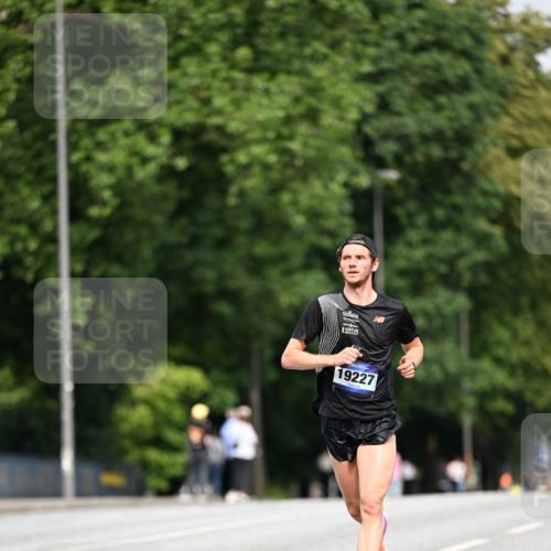 29.06.2025 - hella hamburg halbmarathon Dr. Thomas Lammeyer http://msf.ph/oto/8151393 29.06.2025 09:39:25 Kennedybrücke  meine-sportfotos.de