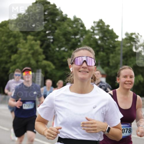 29.06.2025 - hella hamburg halbmarathon Jannik Wohlers http://msf.ph/oto/8151394 29.06.2025 10:51:39 Lombardsbrücke 1418, 1978, 3038, 4087, 4273, 4436, 4598, 4606, 5062, 6456, 6985, 7682, 8194, 8196, 8250, 8251, 8621, 9460, 9590, 9730, 10342, 10533, 10673, 11101, 11126, 11127, 11375, 12510, 12525, 12969, 14215, 14235, 14720, 15128, 16015, 16234, 17253, 17277, 17429, 17902, 18078, 18221, 18615, 18780, 18975 meine-sportfotos.de