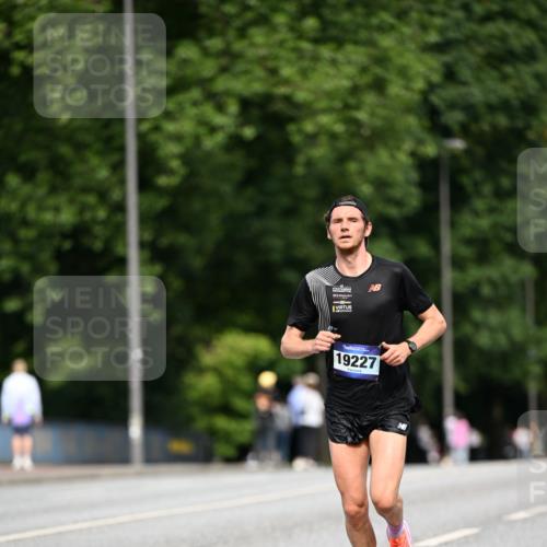 29.06.2025 - hella hamburg halbmarathon Dr. Thomas Lammeyer http://msf.ph/oto/8151412 29.06.2025 09:39:26 Kennedybrücke  meine-sportfotos.de