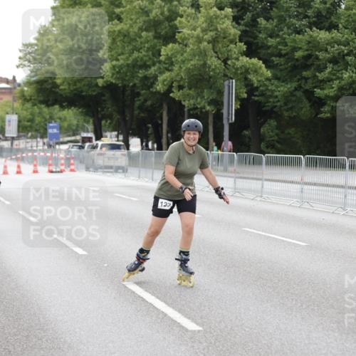 29.06.2025 - hella hamburg halbmarathon Jannik Wohlers http://msf.ph/oto/8151433 29.06.2025 09:21:22 Lombardsbrücke  meine-sportfotos.de