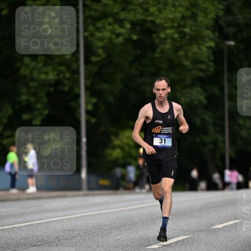 29.06.2025 - hella hamburg halbmarathon Dr. Thomas Lammeyer http://msf.ph/oto/8151478 29.06.2025 09:40:00 Kennedybrücke 31 meine-sportfotos.de