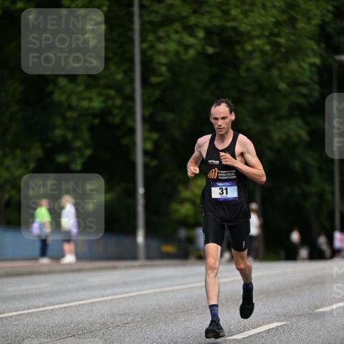 29.06.2025 - hella hamburg halbmarathon Dr. Thomas Lammeyer http://msf.ph/oto/8151485 29.06.2025 09:40:00 Kennedybrücke 31 meine-sportfotos.de