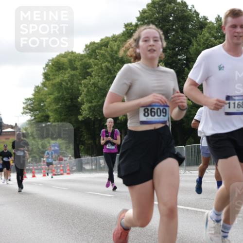 29.06.2025 - hella hamburg halbmarathon Jannik Wohlers http://msf.ph/oto/8151486 29.06.2025 10:14:41 Lombardsbrücke 1296, 1379, 1524, 1575, 1745, 2140, 2281, 3507, 3509, 3513, 3650, 3844, 4495, 4641, 5800, 6181, 6248, 6317, 7439, 7881, 8237, 8239, 8275, 8522, 8563, 8609, 8854, 9113, 9911, 9975, 10589, 10717, 11271, 11598, 11611, 11683, 12634, 13393, 13683, 13881, 14195, 14617, 14999, 15037, 15038, 16208, 16419, 17128, 17708, 17847, 18176, 18800 meine-sportfotos.de