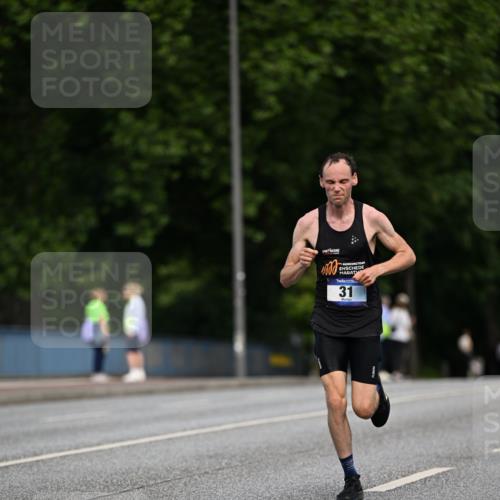 29.06.2025 - hella hamburg halbmarathon Dr. Thomas Lammeyer http://msf.ph/oto/8151489 29.06.2025 09:40:00 Kennedybrücke 31 meine-sportfotos.de