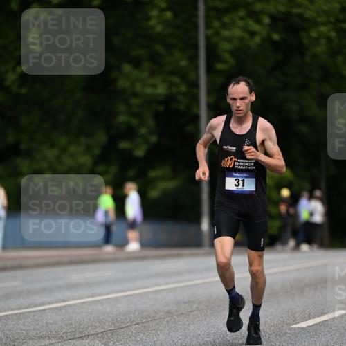 29.06.2025 - hella hamburg halbmarathon Dr. Thomas Lammeyer http://msf.ph/oto/8151500 29.06.2025 09:40:00 Kennedybrücke 31 meine-sportfotos.de