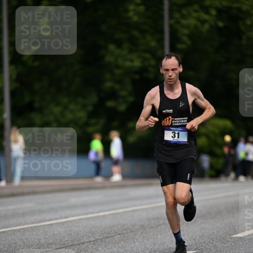 29.06.2025 - hella hamburg halbmarathon Dr. Thomas Lammeyer http://msf.ph/oto/8151506 29.06.2025 09:40:01 Kennedybrücke 31 meine-sportfotos.de