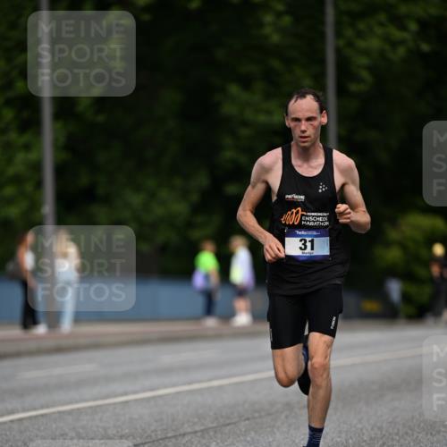 29.06.2025 - hella hamburg halbmarathon Dr. Thomas Lammeyer http://msf.ph/oto/8151513 29.06.2025 09:40:01 Kennedybrücke 31 meine-sportfotos.de